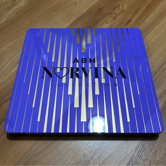 ABH Norvina Vol 1 Eyeshadow Palette - Picture 4 of 5